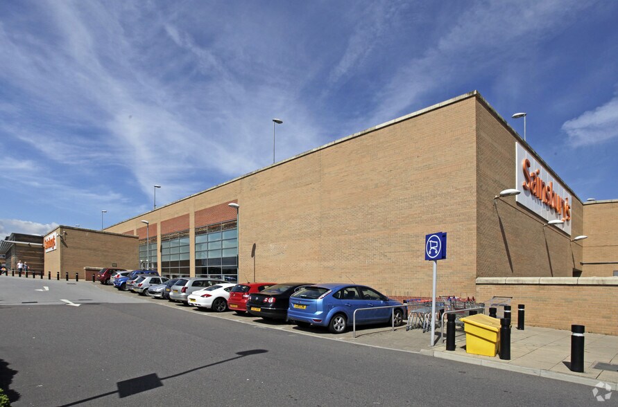Crystal Peaks Shopping, Sheffield for sale - Building Photo - Image 3 of 12