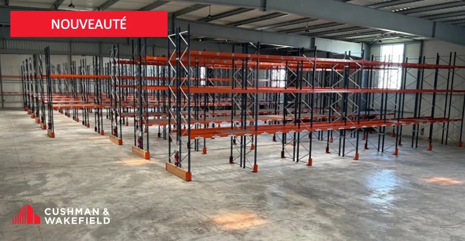 Industrial in Noyal-Châtillon-sur-Seiche for lease Interior Photo- Image 1 of 10