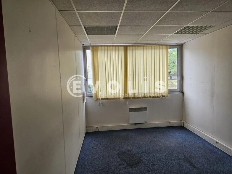 17 Boulevard Arago, Wissous for lease - Interior Photo - Image 3 of 9