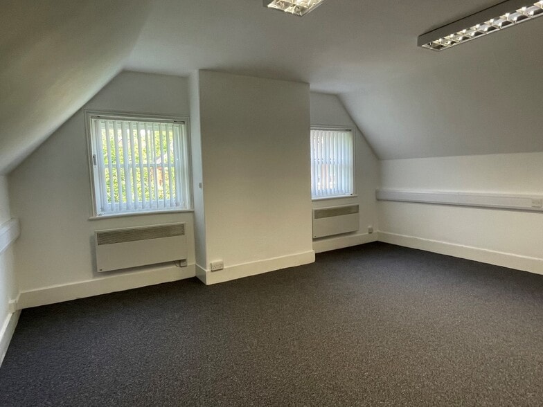 111-113 High St, Berkhamsted for lease - Building Photo - Image 2 of 4