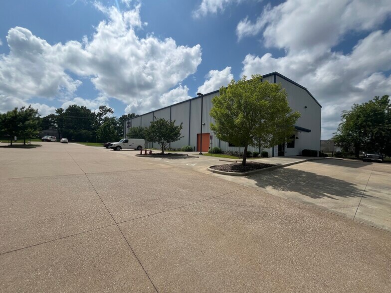4580 Old Troup Hwy, Tyler, TX à vendre - Photo du bâtiment - Image 1 de 1