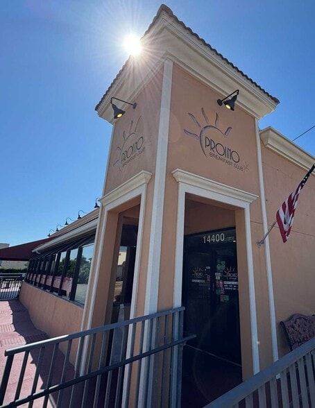 14400 Walsingham Rd, Largo, FL à vendre - Photo principale - Image 1 de 11