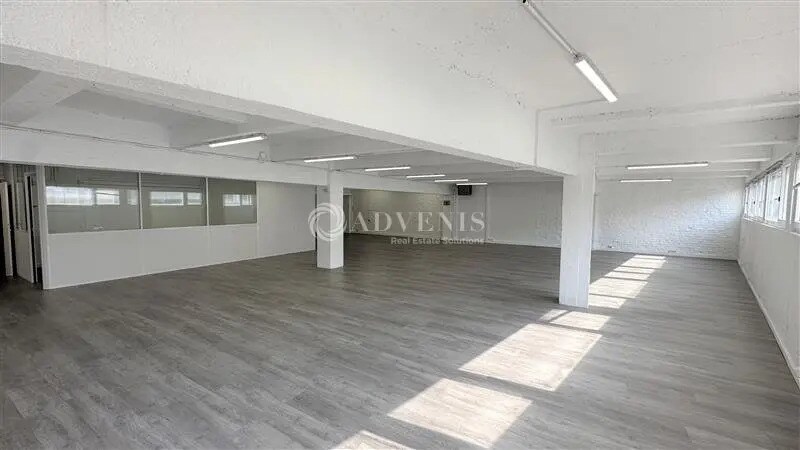 Office in Montreuil for lease Interior Photo- Image 1 of 7