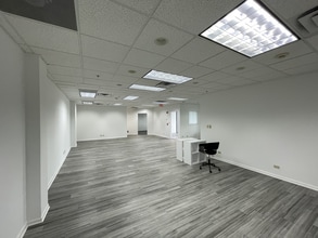1051 E Main St, East Dundee, IL for lease Interior Photo- Image 2 of 9