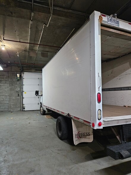 25 Rue Saint-Jacques, Montréal, QC for sale - Building Photo - Image 2 of 9