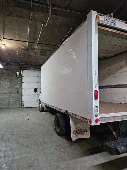 25 Rue Saint-Jacques, Montréal, QC à vendre - Photo du bâtiment - Image 2 de 9