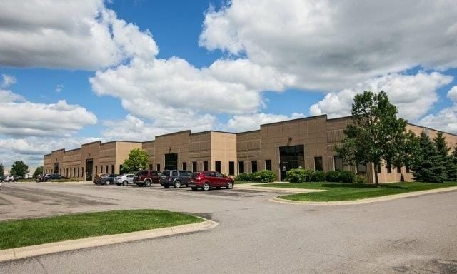 151-187 Bridgepoint Dr, South Saint Paul, MN for lease Building Photo- Image 1 of 9