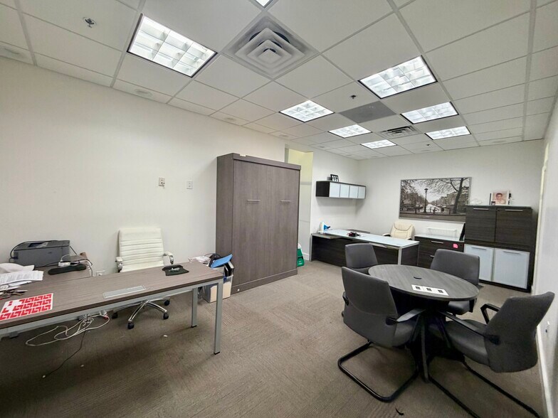 7500 NW 25th St, Miami, FL à louer - Photo du bâtiment - Image 2 de 49