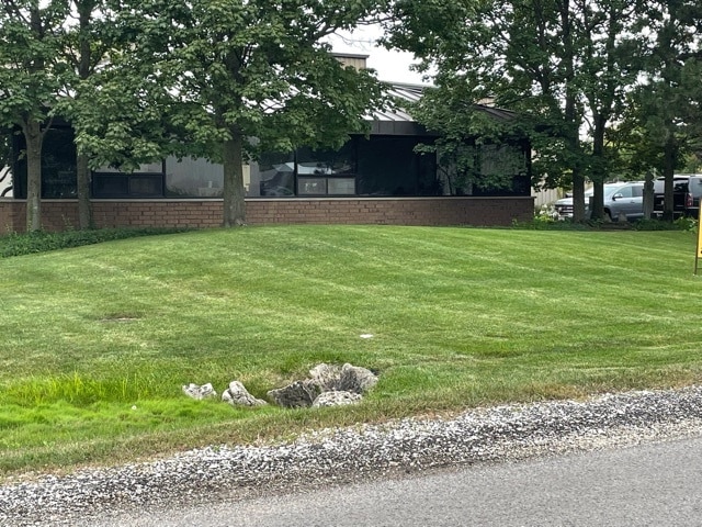 28846 N Nagel Ct, Lake Bluff, IL for lease - Building Photo - Image 2 of 13
