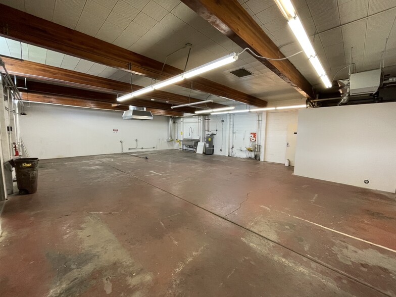1593 W 2nd Ave, Eugene, OR for lease - Interior Photo - Image 2 of 9