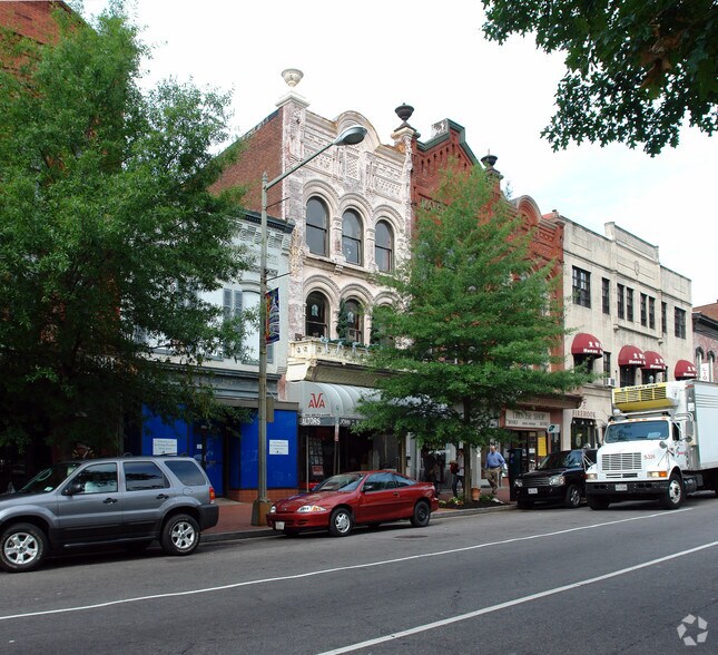 225 Pennsylvania Ave SE, Washington, DC for lease - Primary Photo - Image 1 of 3