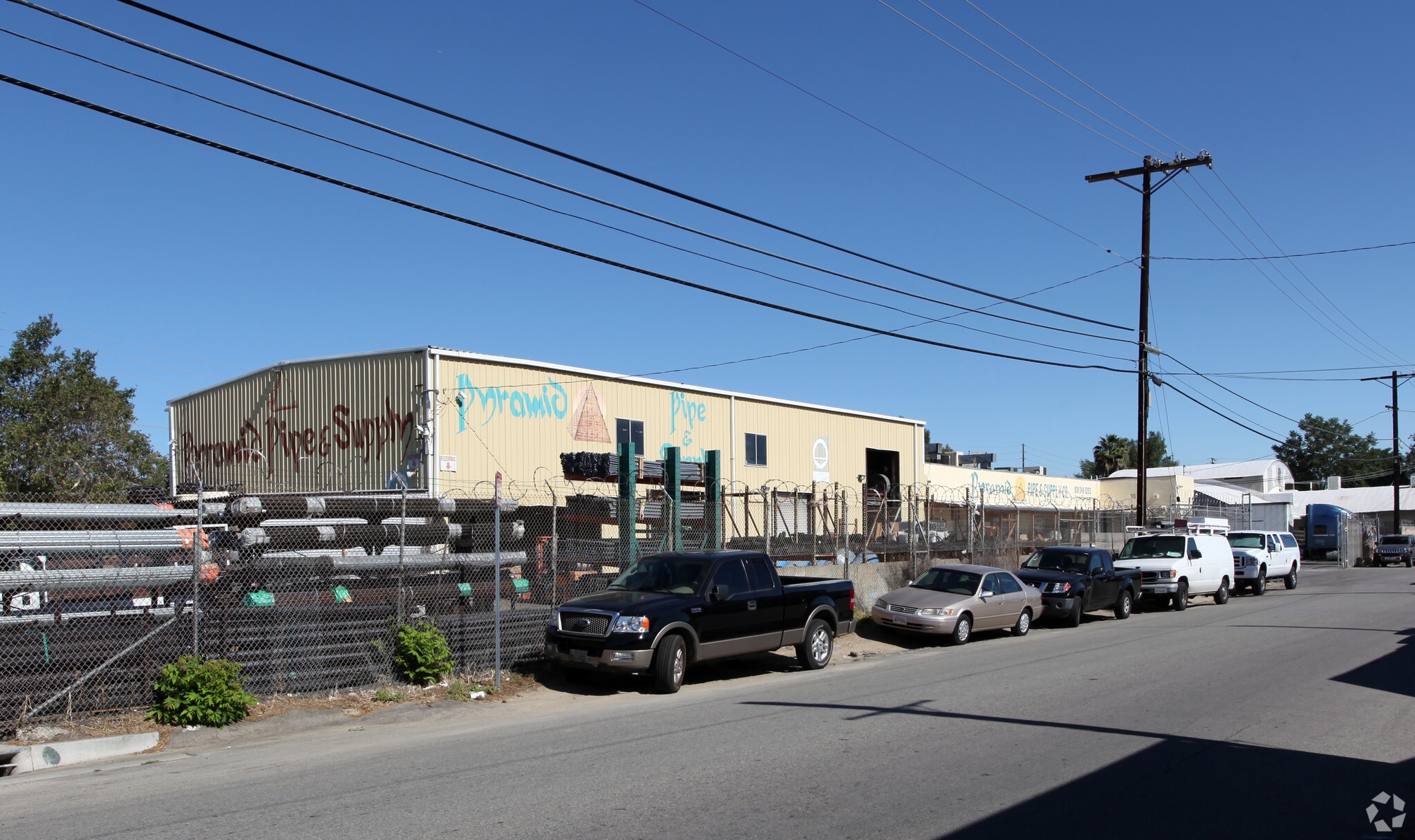 7423 Deering Ave, Canoga Park, CA for lease Primary Photo- Image 1 of 6