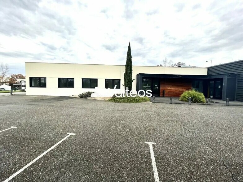 2 Rue Jean Monnet, Saint-Jean à louer - Photo du bâtiment - Image 3 de 9