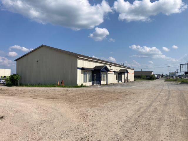 274 N US Highway 31 S, Traverse City, MI à vendre - Photo du bâtiment - Image 2 de 14