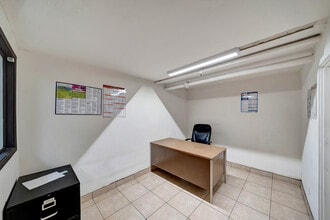 6358-6360 Van Nuys Blvd, Van Nuys, CA for lease Interior Photo- Image 2 of 6