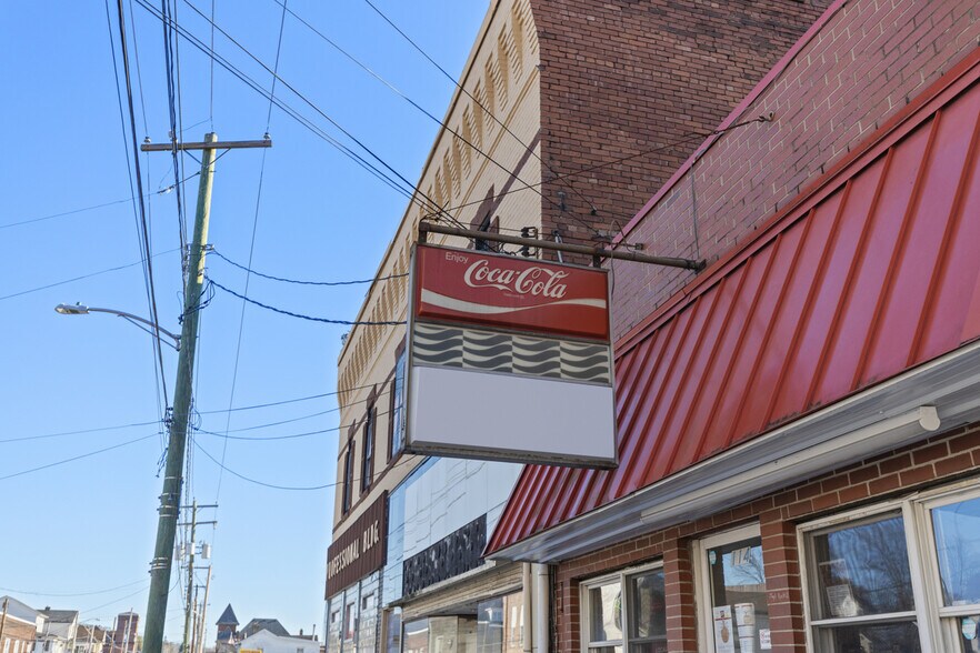 114 E Lincoln Ave, Mc Donald, PA à louer - Photo du bâtiment - Image 2 de 85