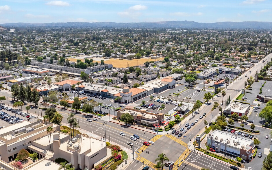 390 N Citrus Ave, Azusa, CA for sale - Building Photo - Image 2 of 7