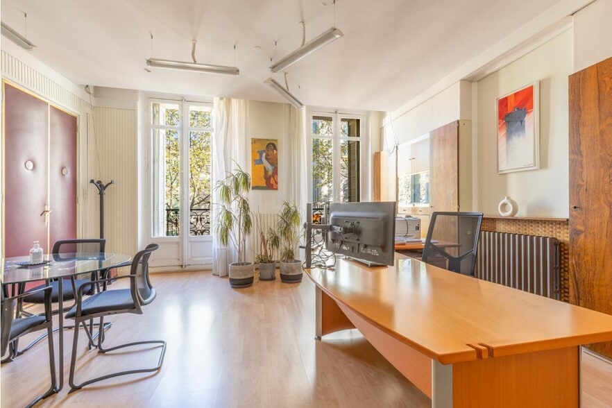 Bureau dans Salon-de-Provence à louer - Photo intérieure - Image 1 de 12