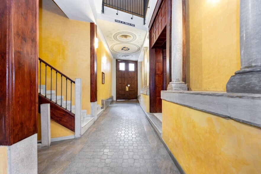 Commerce de détail dans Granada, Granada à vendre - Photo du bâtiment - Image 3 de 17