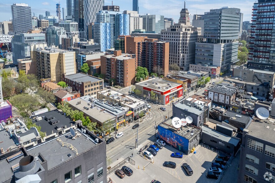 244 Queen St W, Toronto, ON à louer - Aérien - Image 2 de 2