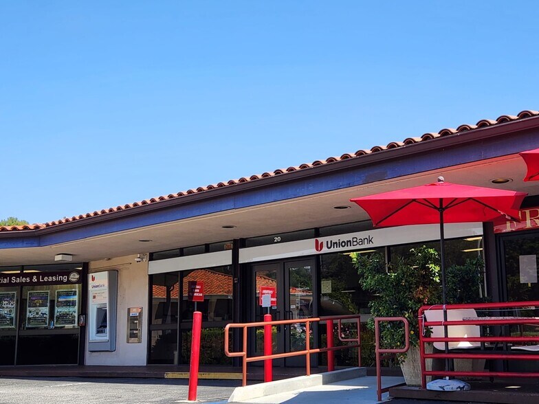 20 Miraleste Plz, Rancho Palos Verdes, CA à louer - Photo du bâtiment - Image 2 de 6