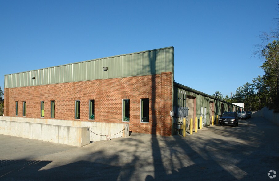 401 Kelly Dr, Peachtree City, GA à louer - Photo du bâtiment - Image 2 de 5