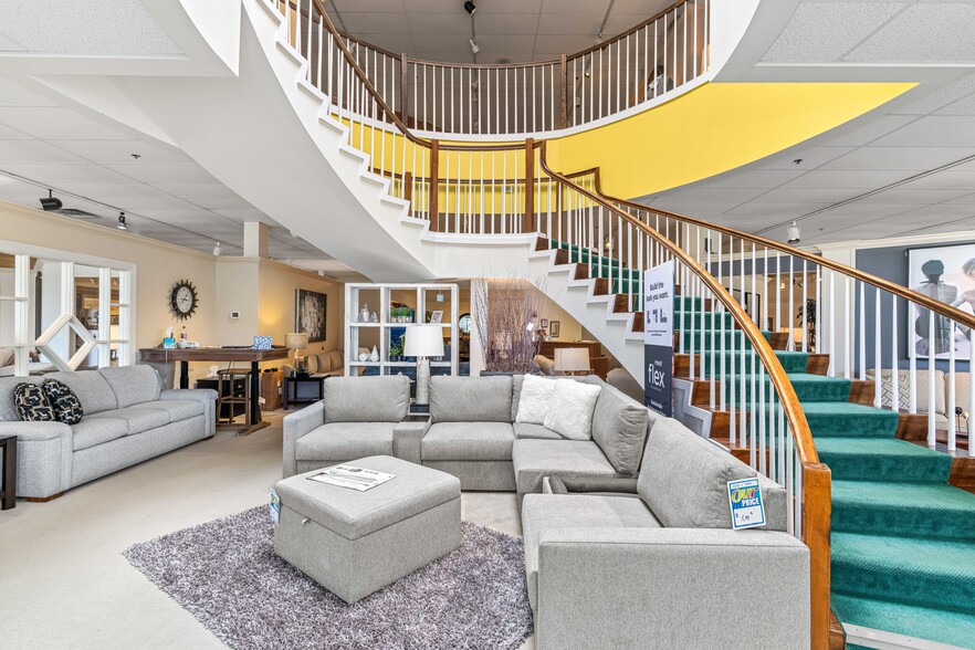 130 Western Ave, South Portland, ME à vendre - Photo du bâtiment - Image 3 de 14