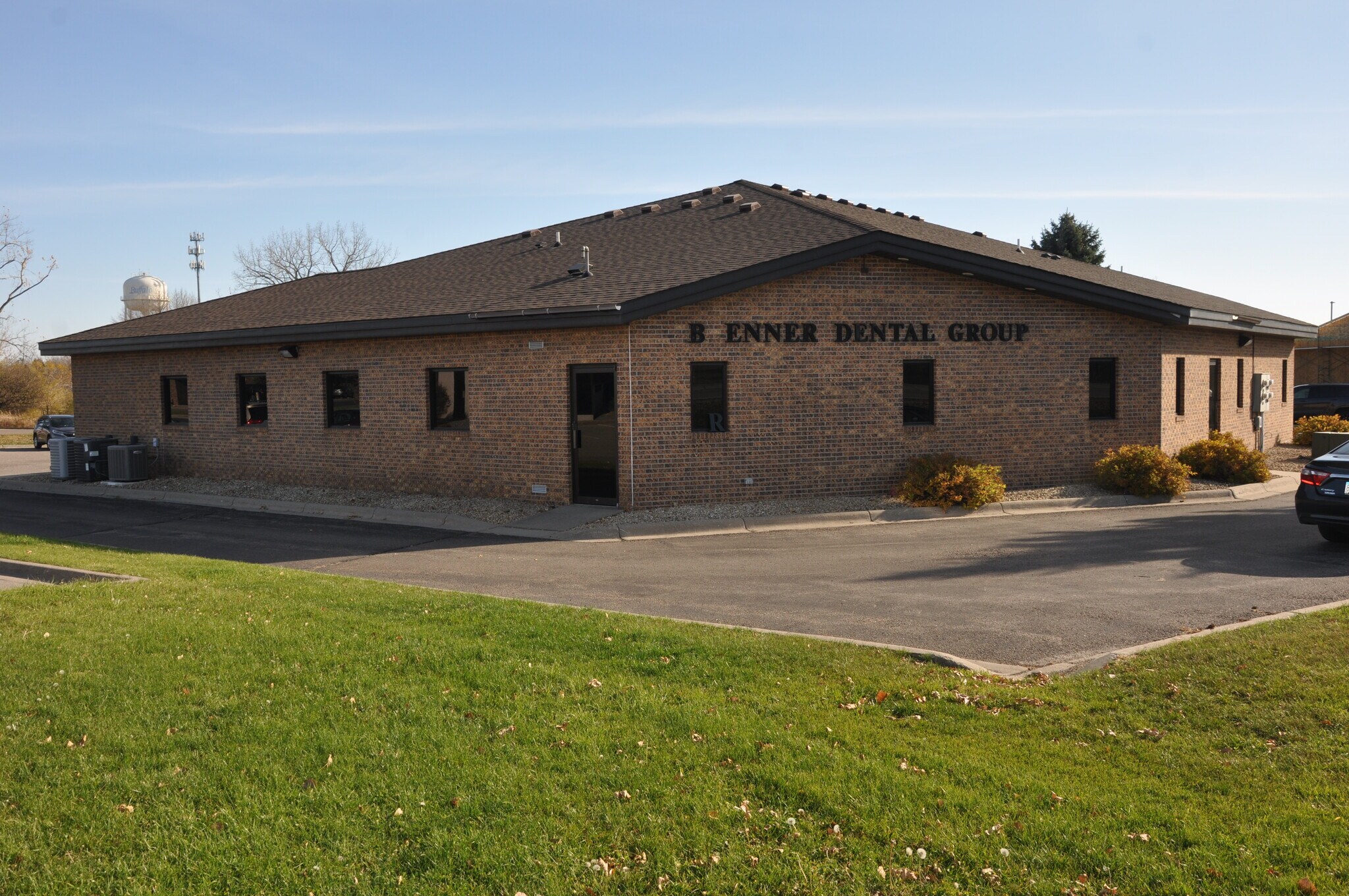 102 Marty Dr, Buffalo, MN for lease Primary Photo- Image 1 of 6