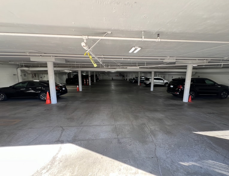 8619 Reseda Blvd, Northridge, CA for lease - Building Photo - Image 3 of 12