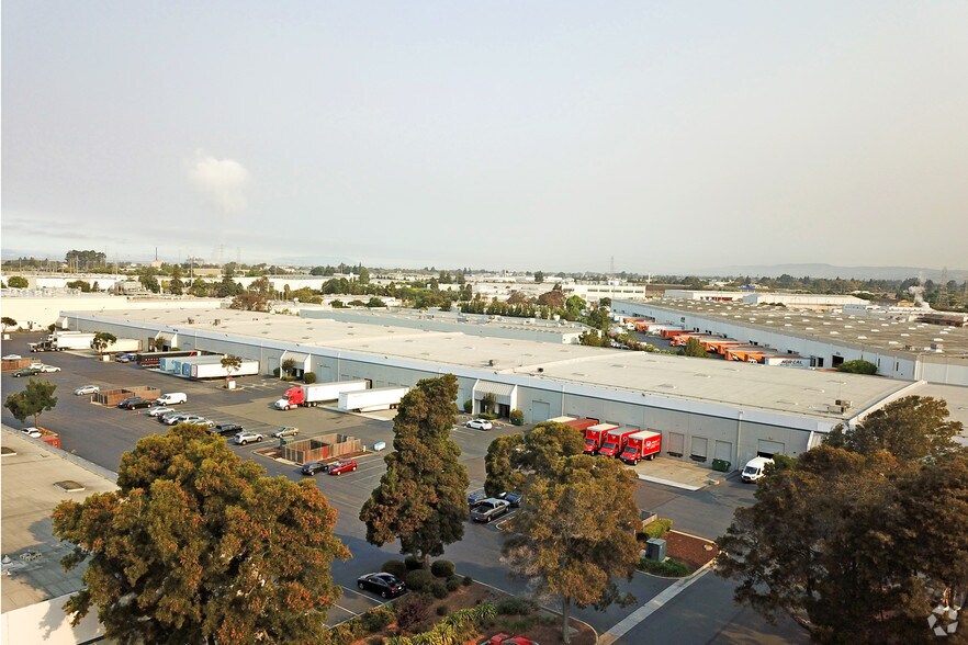 26511-26535 Danti Ct, Hayward, CA à louer - Photo du bâtiment - Image 2 de 4