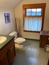 2207 NE Broadway St, Portland, OR for lease Interior Photo- Image 2 of 10