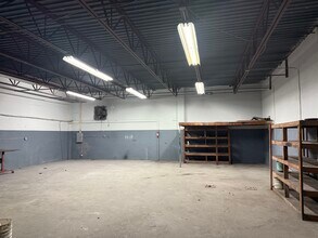 903-909 E Skagway Ave, Tampa, FL à louer Photo du bâtiment- Image 2 de 5