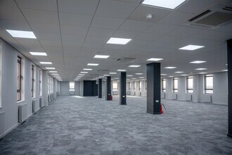 Basing Vw, Basingstoke for lease Interior Photo- Image 2 of 8