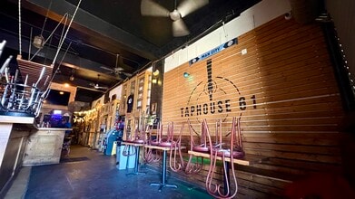 2053-2063 Central Ave, Saint Petersburg, FL for lease Interior Photo- Image 2 of 14