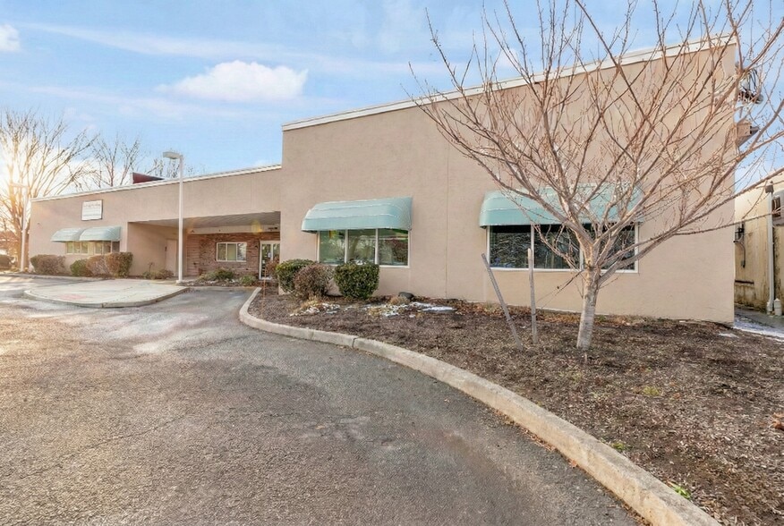 1805 Princeton Ave, Trenton, NJ à vendre - Photo du bâtiment - Image 2 de 54