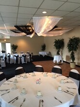 1617 Banksville Rd, Pittsburgh, PA for lease Interior Photo- Image 1 of 11