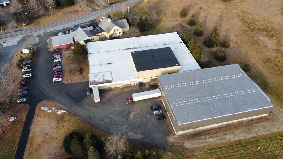 1 Teddy Bear Ln, Townshend, VT à vendre - Photo du bâtiment - Image 2 de 2