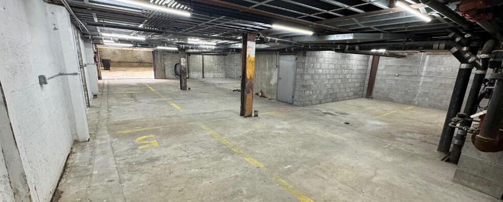 99 Kingsland Ave, Brooklyn, NY à vendre - Photo intérieure - Image 3 de 7