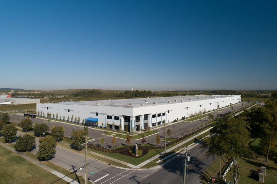 2825 Transglobal Dr, Louisville, KY for lease - Building Photo - Image 2 of 3