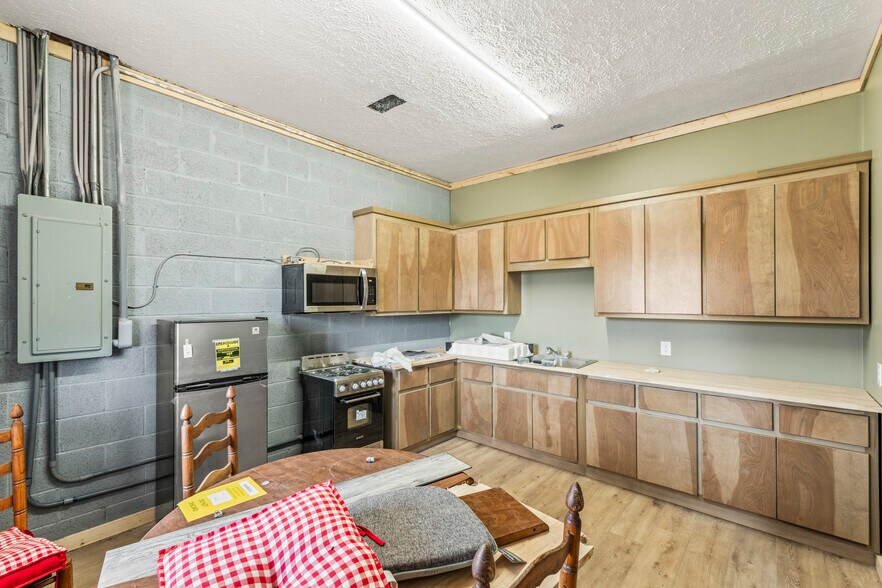 1100 Winchester Hwy, Fayetteville, TN à vendre - Photo intérieure - Image 3 de 52