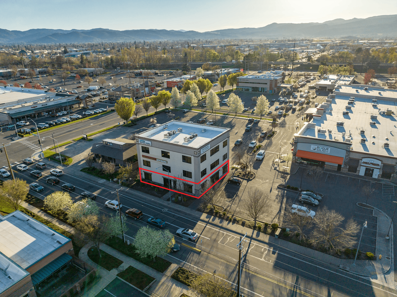 1301 Poplar Dr, Medford, OR for lease - Building Photo - Image 3 of 35