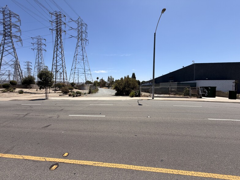 1543 N Tustin Ave, Orange, CA for lease - Building Photo - Image 2 of 34