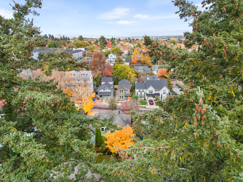 1723 Se Miller St, Portland, OR à vendre - Photo principale - Image 1 de 35