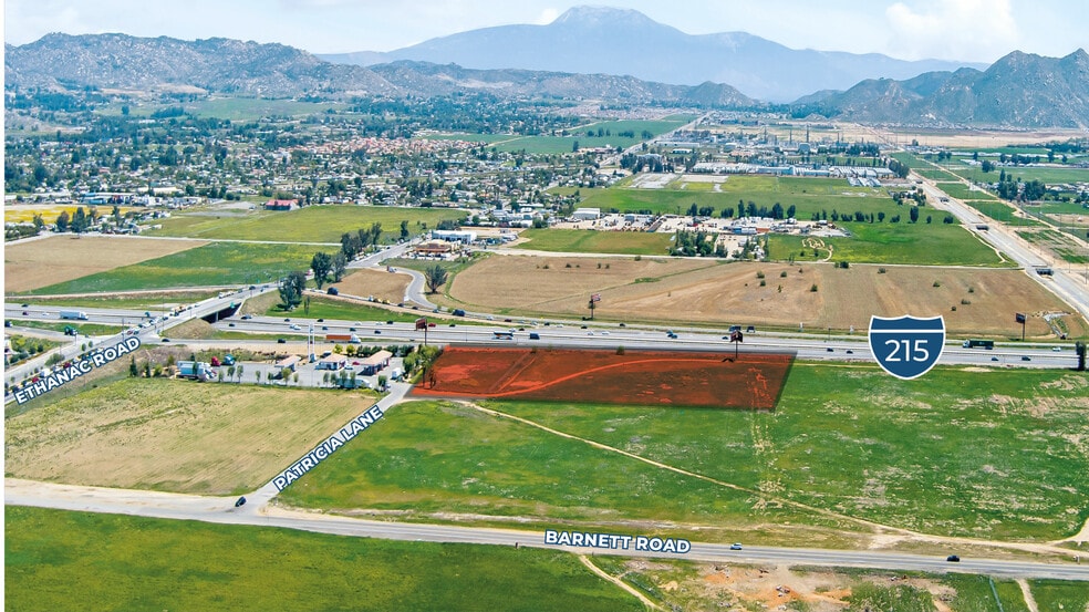 Patricia Ln, Perris, CA à vendre - Photo du bâtiment - Image 2 de 4