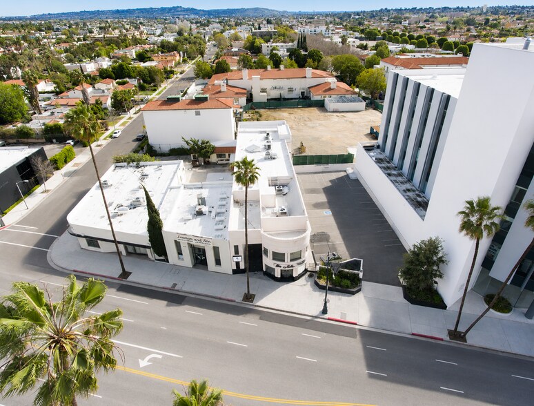 8712 Wilshire Blvd, Beverly Hills, CA à louer - Photo du bâtiment - Image 2 de 7
