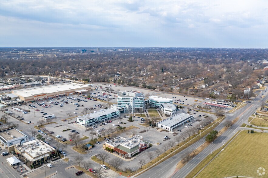 7171 W 95th St, Overland Park, KS à louer - Aérien - Image 2 de 34