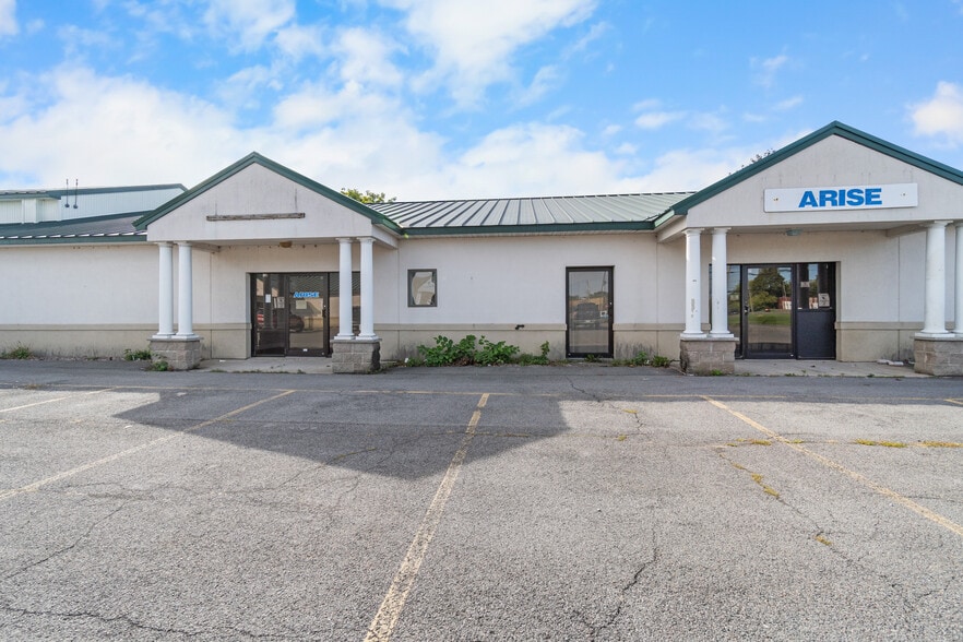 117 Schuyler St, Fulton, NY for lease - Building Photo - Image 1 of 14