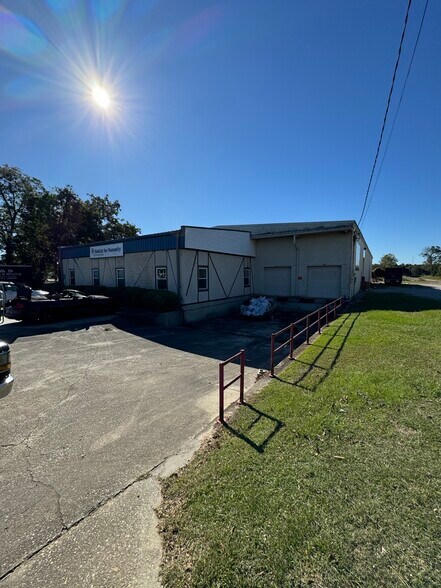 201 Johnson St, Statesboro, GA for lease - Building Photo - Image 2 of 9