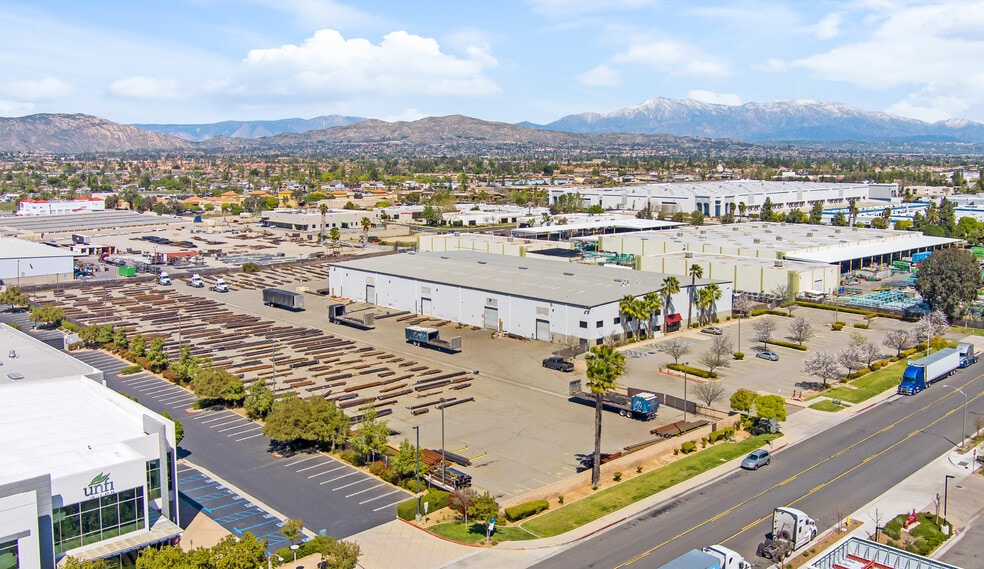 22360 Goldencrest Dr, Moreno Valley, CA for lease - Building Photo - Image 1 of 3