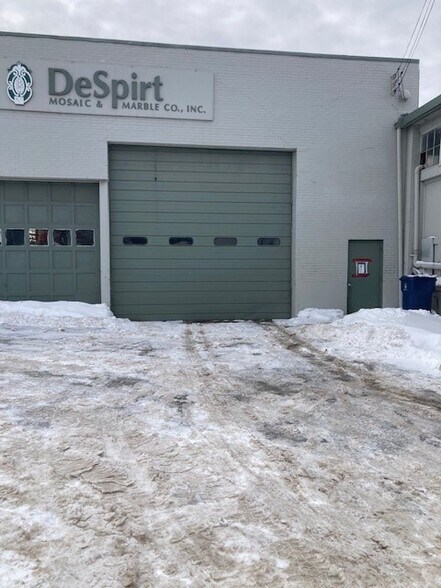 1085 E Delavan Ave, Buffalo, NY à vendre - Photo du bâtiment - Image 3 de 15